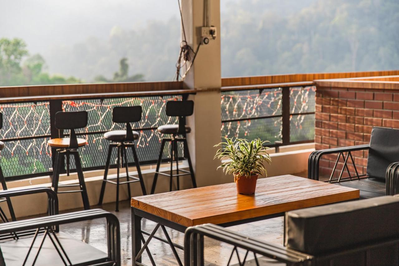 Ellin Forest Karaoke & Pool Resort Bukit Tinggi Bentong Ngoại thất bức ảnh