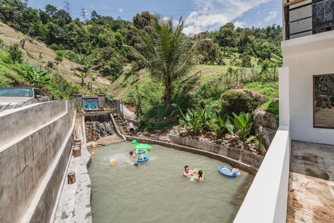 Ellin Forest Karaoke & Pool Resort Bukit Tinggi Bentong Ngoại thất bức ảnh